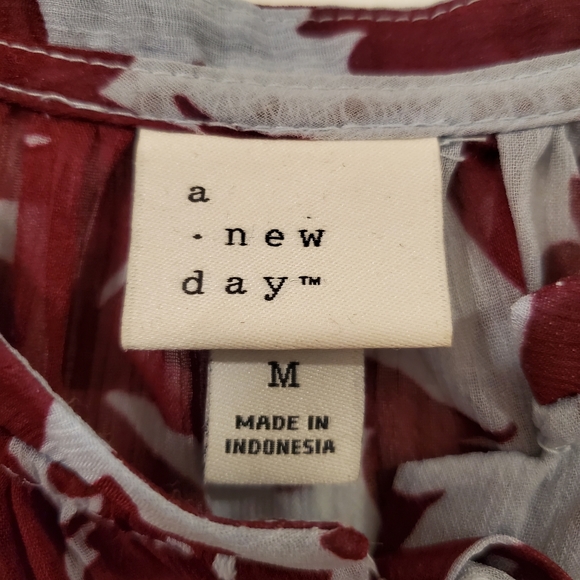 A New Day Transparent Floral Shirt Women's Size M - Picture 8 of 9